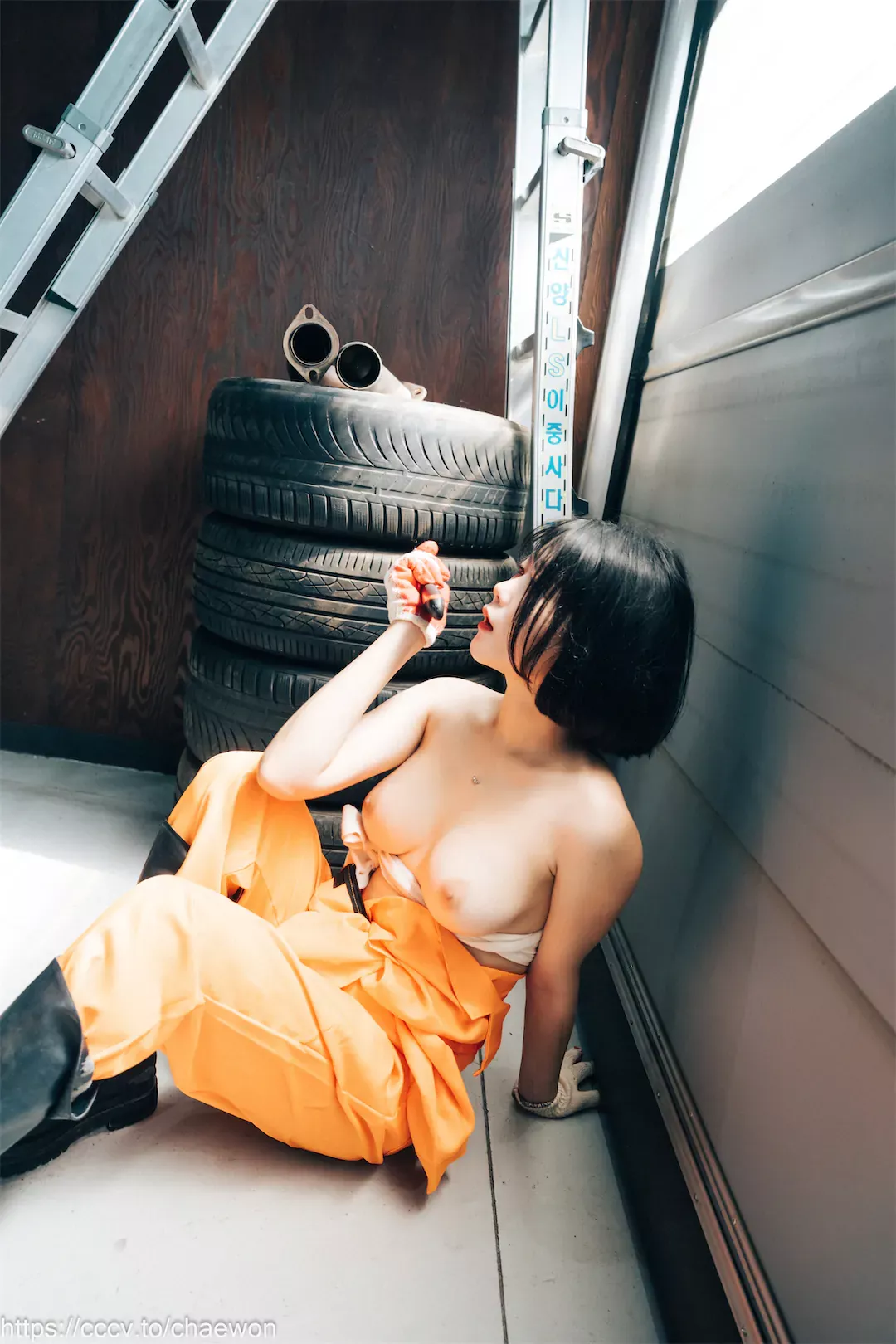 Loozy-Zia-Garage-Girl-coszip.com-025